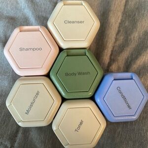 Set of Medium Travel Capsules